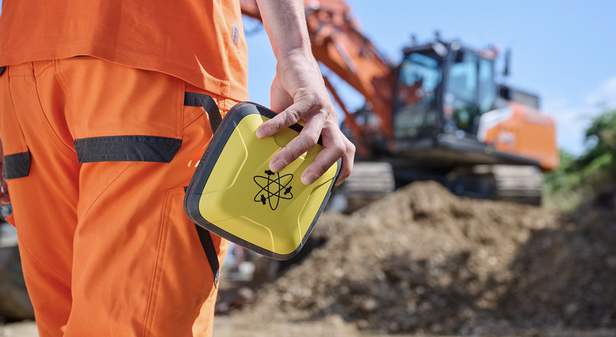 Leica Geosystems launches its first Machine Smart Antenna - the Leica iCON gps 120